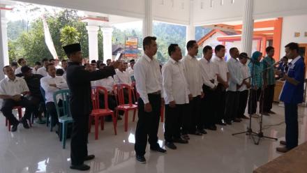 Pelantikan Ketua dan Anggota KPPS Pemilihan Gubernur dan Wakil Gubernur Jawa Timur